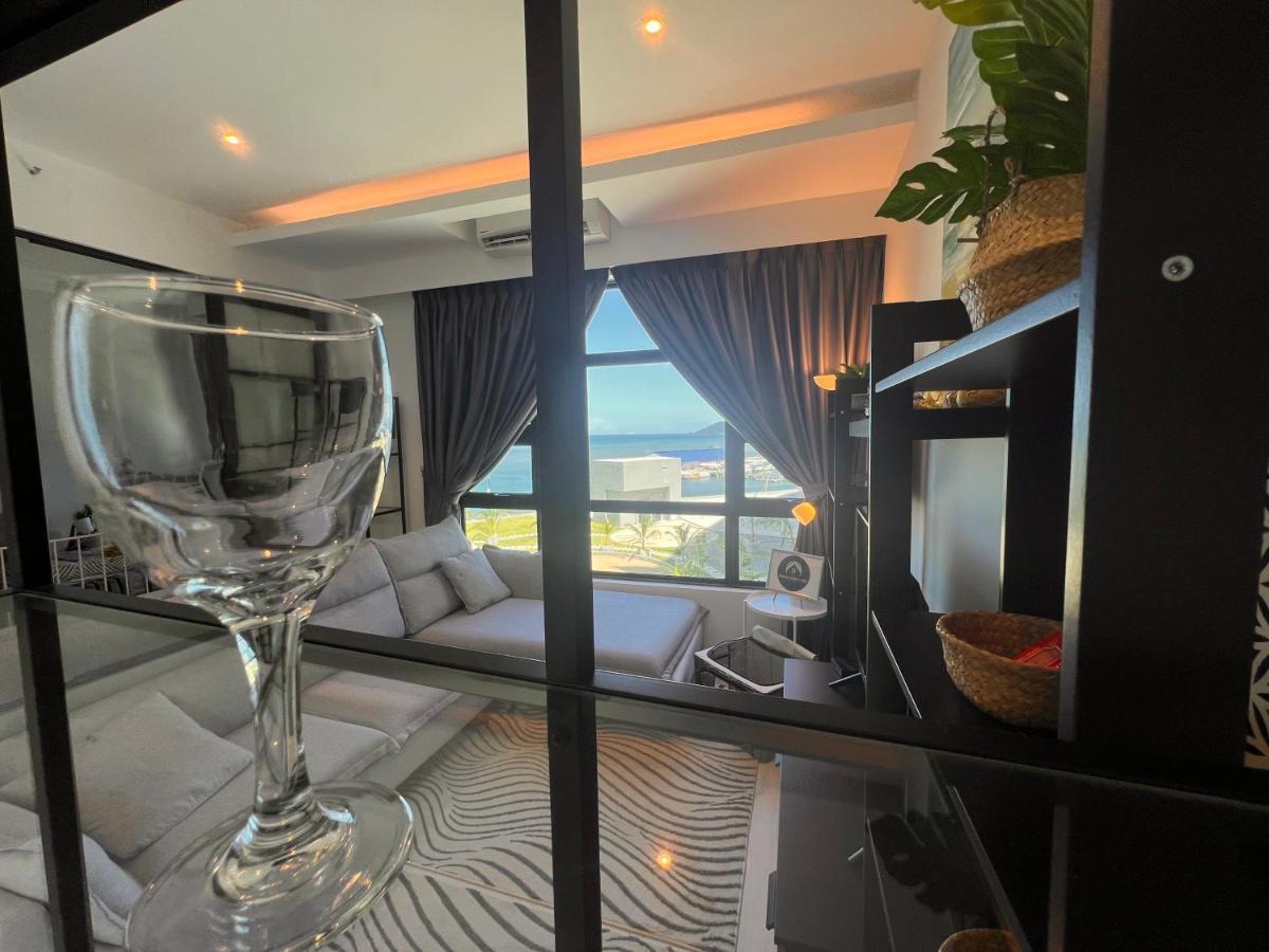 Jesselton Quay Suite By Backyard Kota Kinabalu Ngoại thất bức ảnh